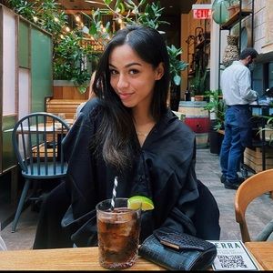 Meet your Posher, Yamina